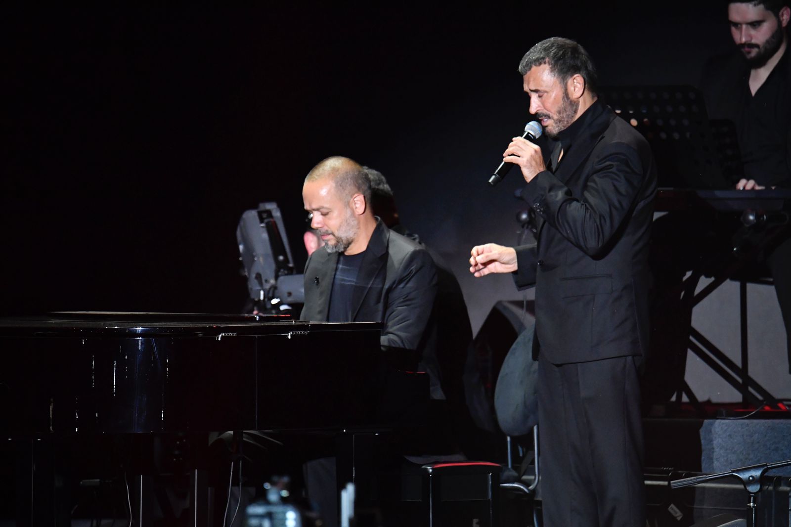 اللقاء مع القيصر في بيروت... كاظم الساهر: الجو حلو (صور وفيديو)